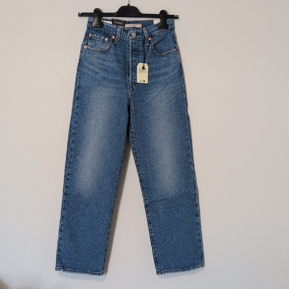 Levi's Women's Straight Leg Jeans - Faded Blue Denim